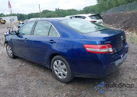 2010 Toyota Camry Le z USA, uszkodzony, nr VIN 4T4BF3EK1AR028906